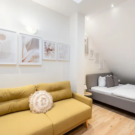 B.o.b. Klimentska Apartamento *