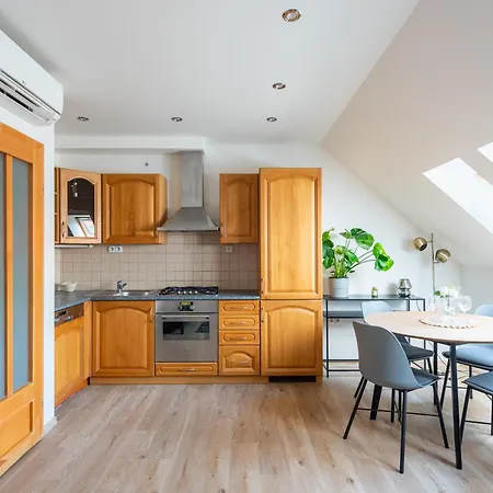B.o.b. Klimentská * Praga