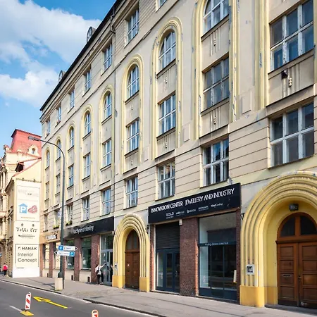B.o.b. Klimentská *